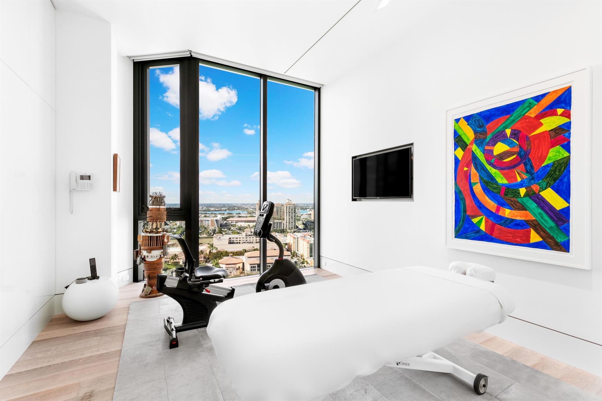 BRISTOL CONDO - Residential
