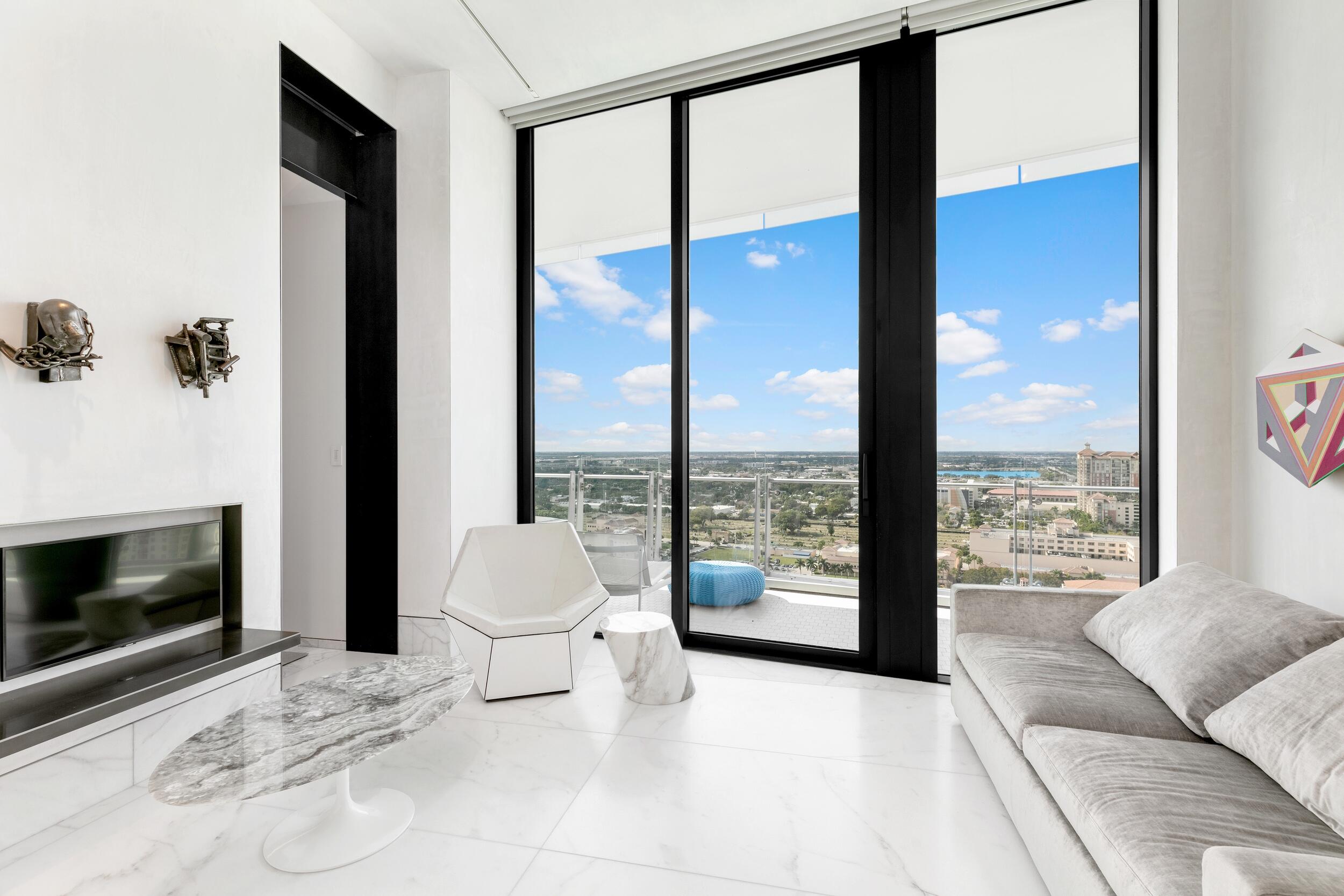 BRISTOL CONDO - Residential