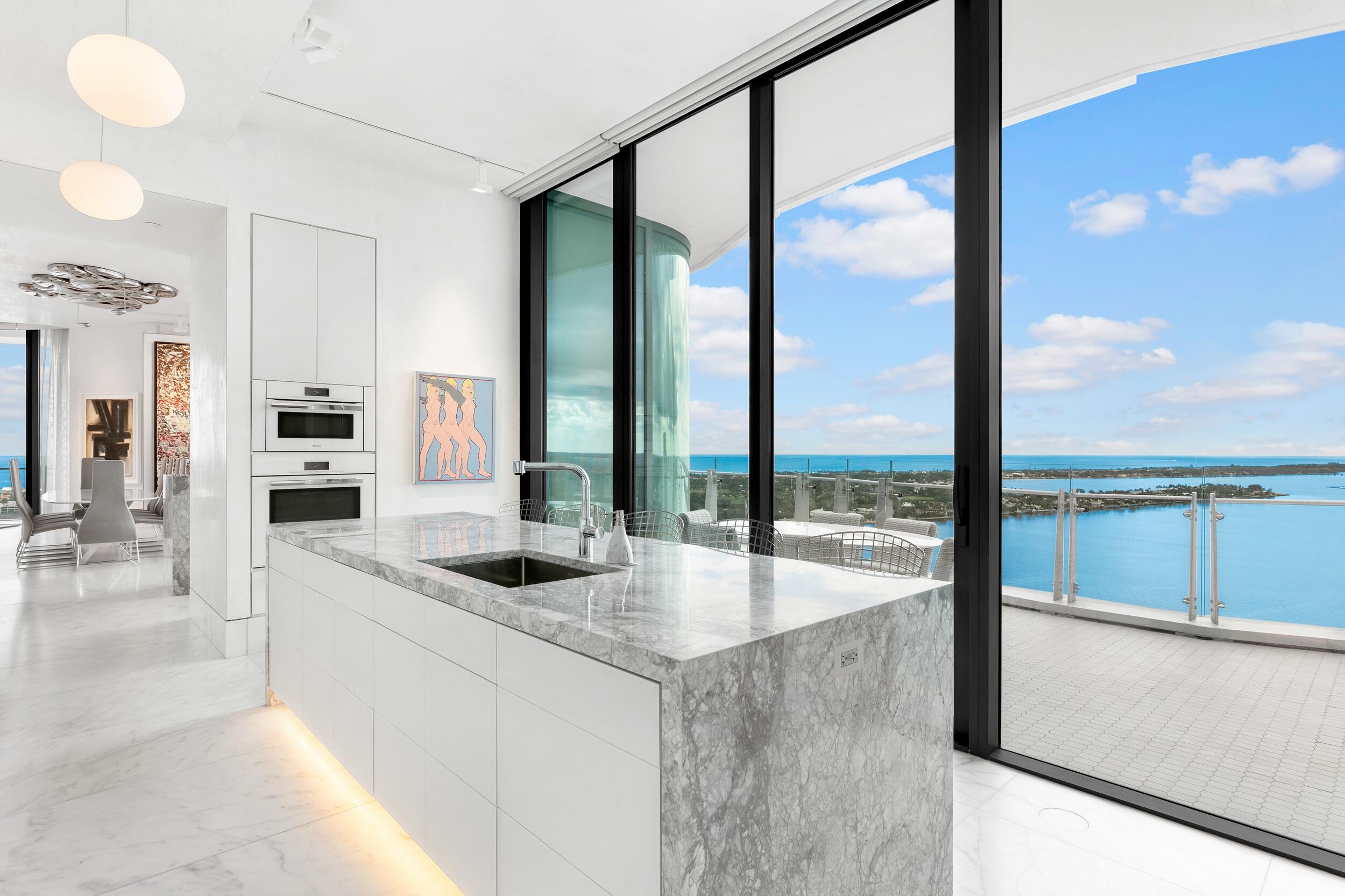 BRISTOL CONDO - Residential