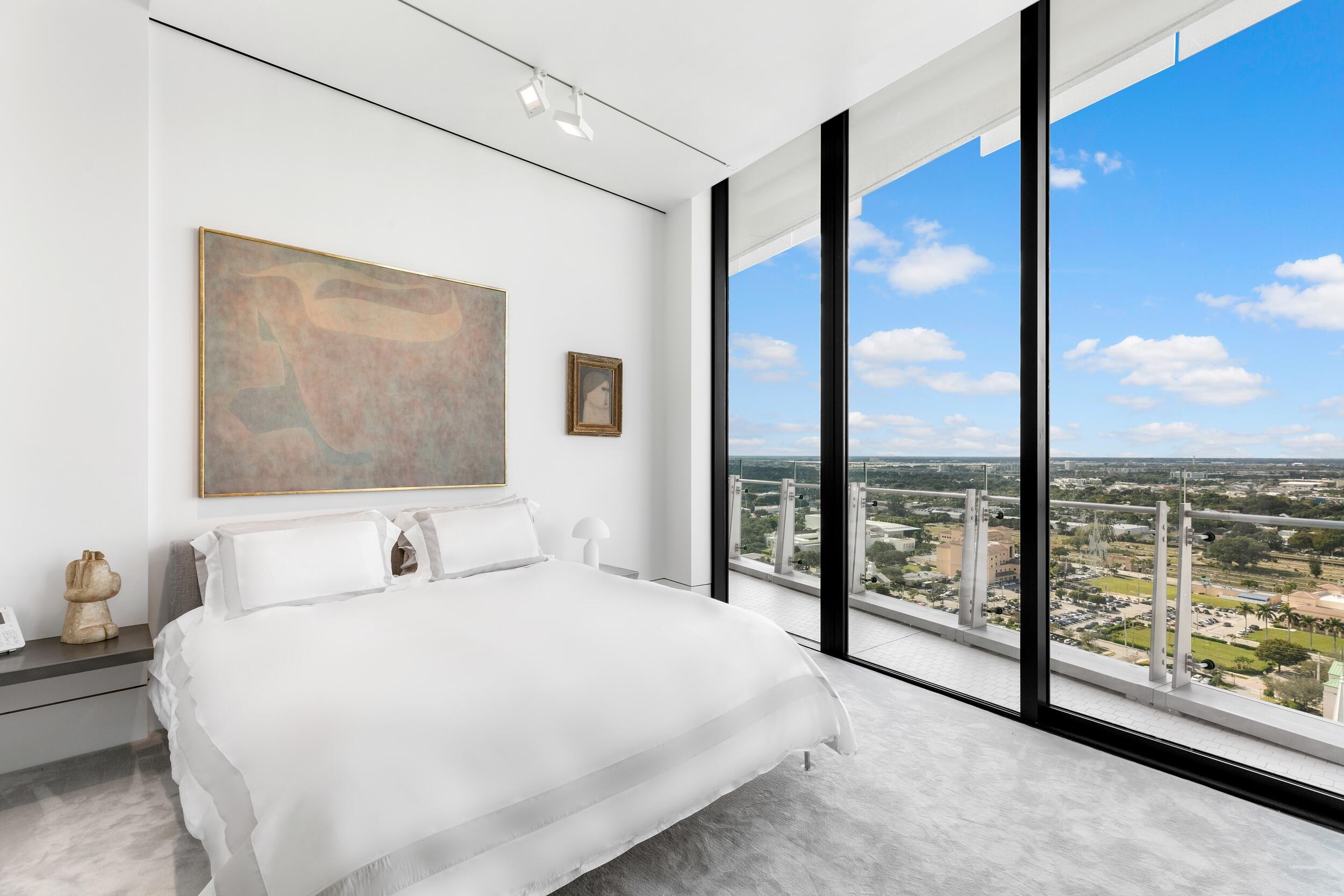 BRISTOL CONDO - Residential