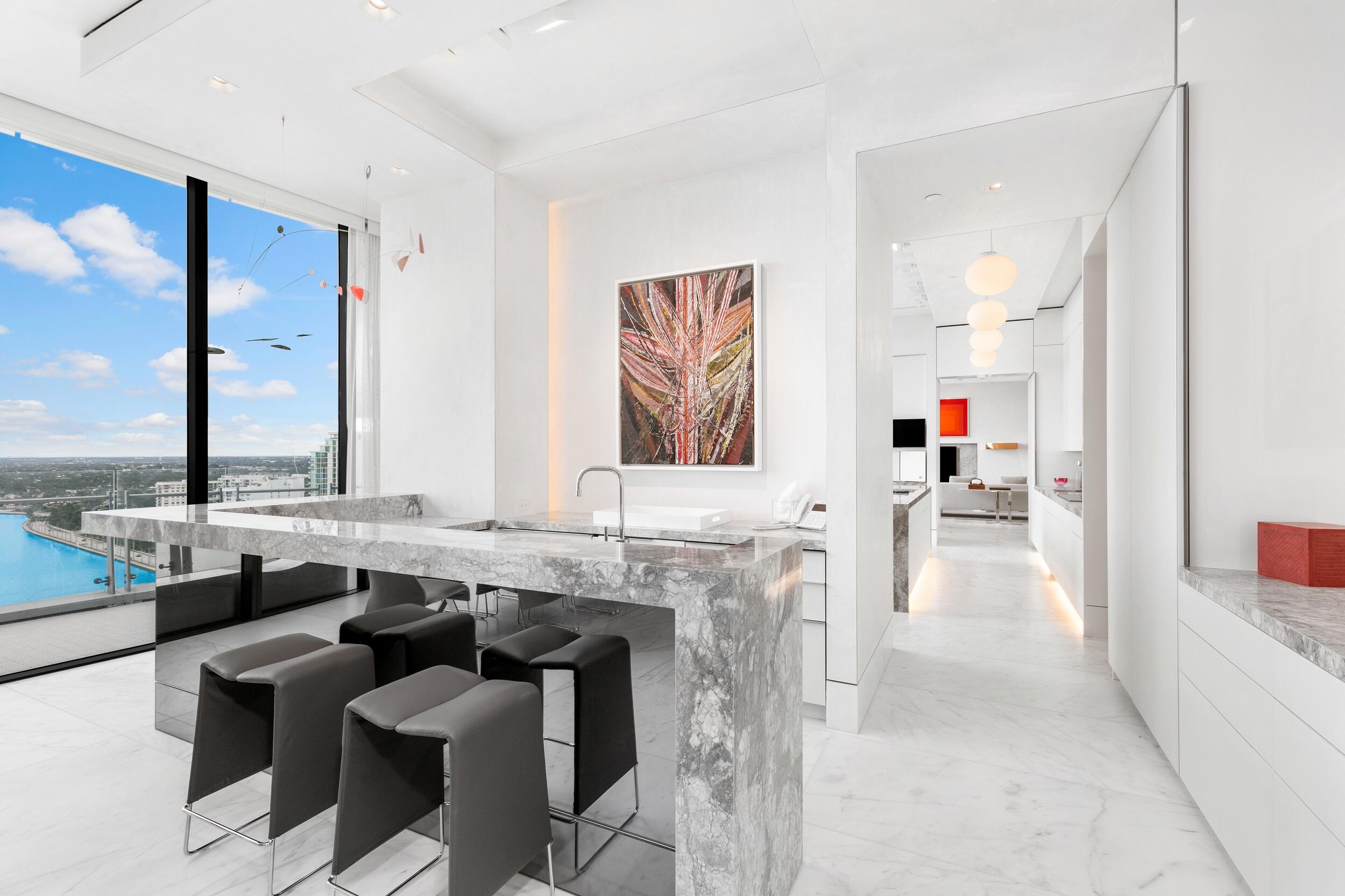 BRISTOL CONDO - Residential