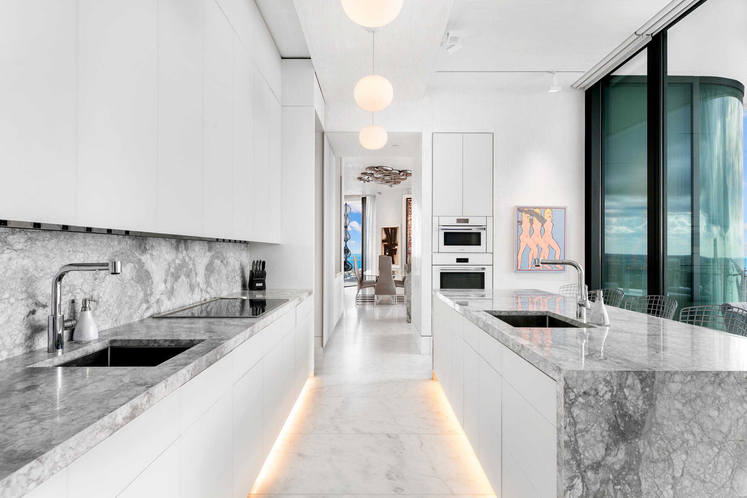 BRISTOL CONDO - Residential