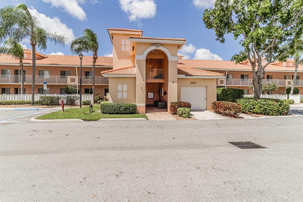 Photo of 5951 Regal Glen Drive #205, Boynton Beach, FL 33437 (MLS # R10738427)