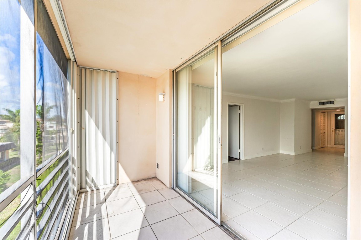 LIGHTHOUSE POINT PLAZA CO - Residential