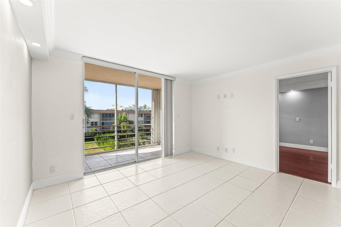 LIGHTHOUSE POINT PLAZA CO - Residential