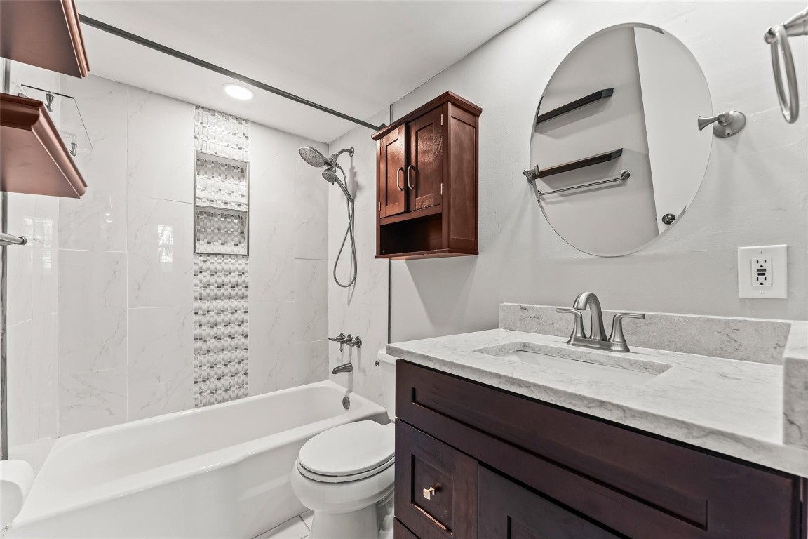 LIGHTHOUSE POINT PLAZA CO - Residential