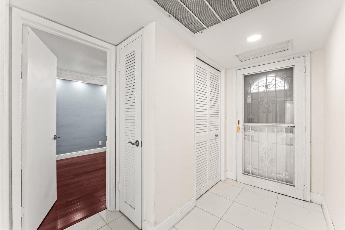 LIGHTHOUSE POINT PLAZA CO - Residential