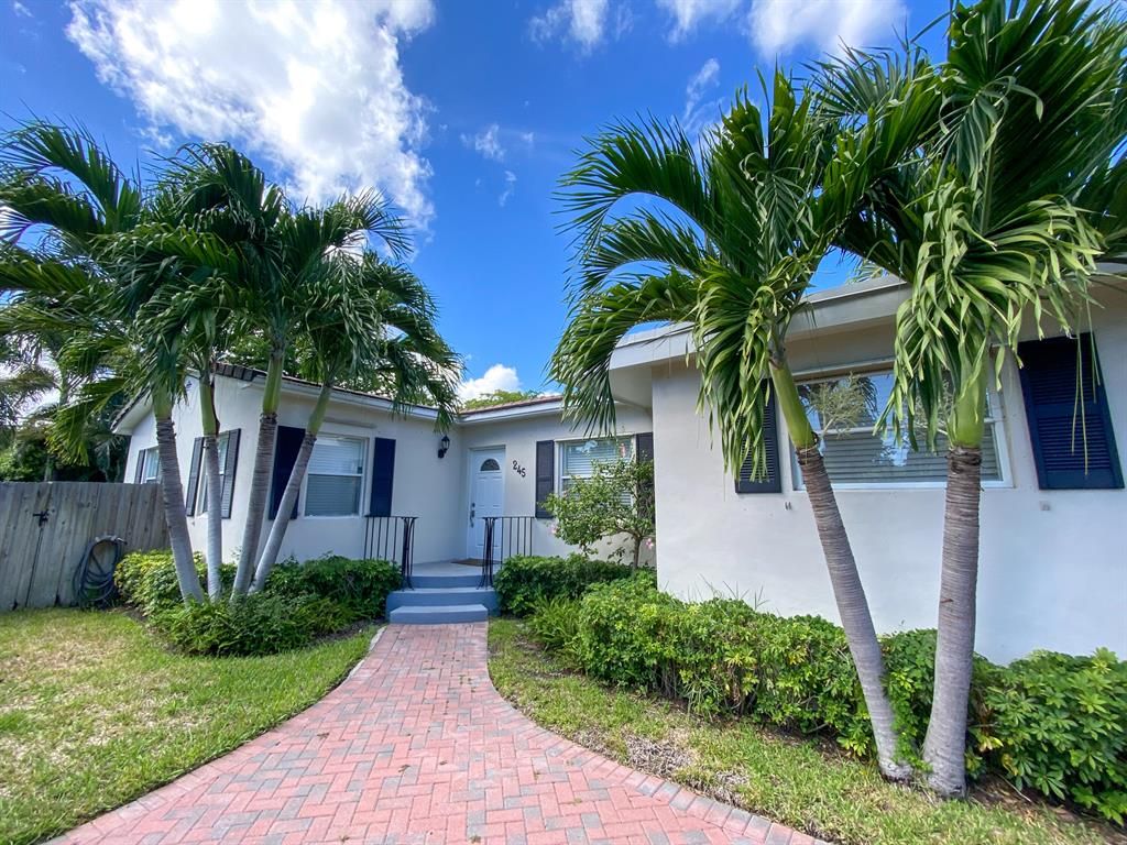 Photo of 245 Greenwood Drive, West Palm Beach, FL 33405 (MLS # R10749974)