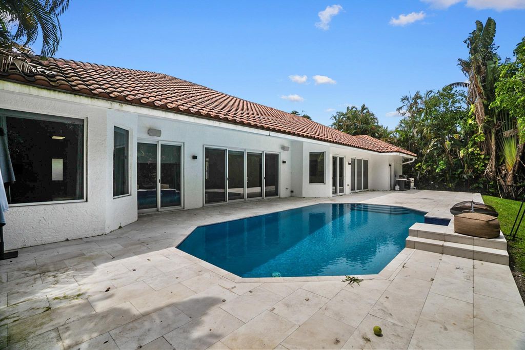 Photo of 910 Parkside Circle N, Boca Raton, FL 33486 (MLS # R11105251)