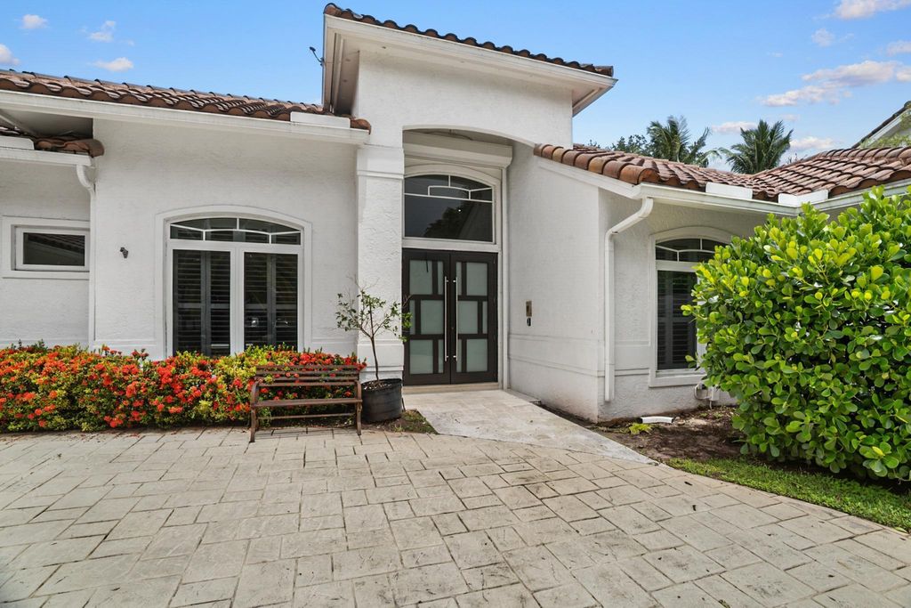 Photo of 910 Parkside Circle N, Boca Raton, FL 33486 (MLS # R11105251)