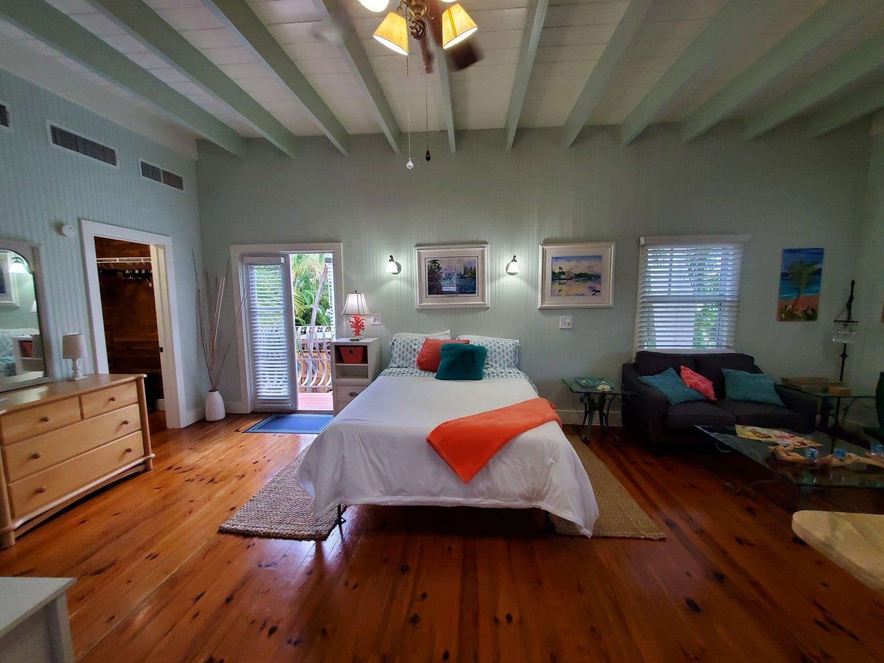 DELRAY TOWN OF - Residential Lease