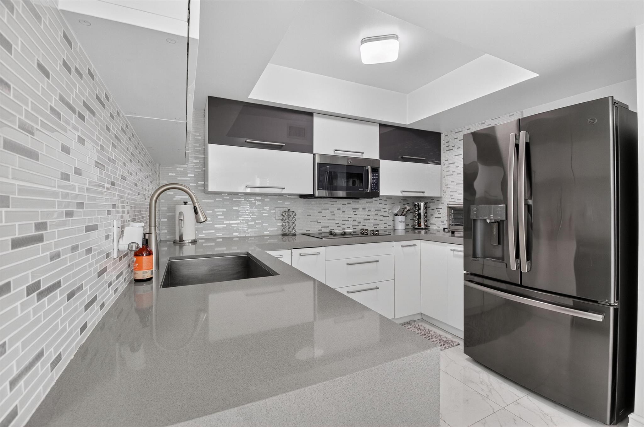 LE VILLAGE DE PROVENCE 2 - Residential Lease