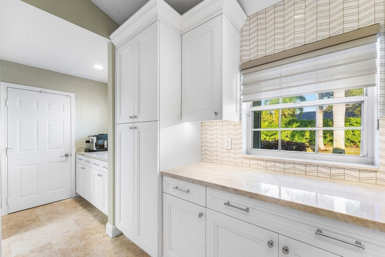 Sector 6 141-21 B - Residential