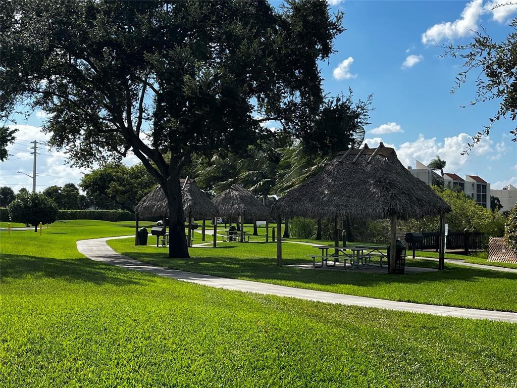 Lake Emerald - Residential