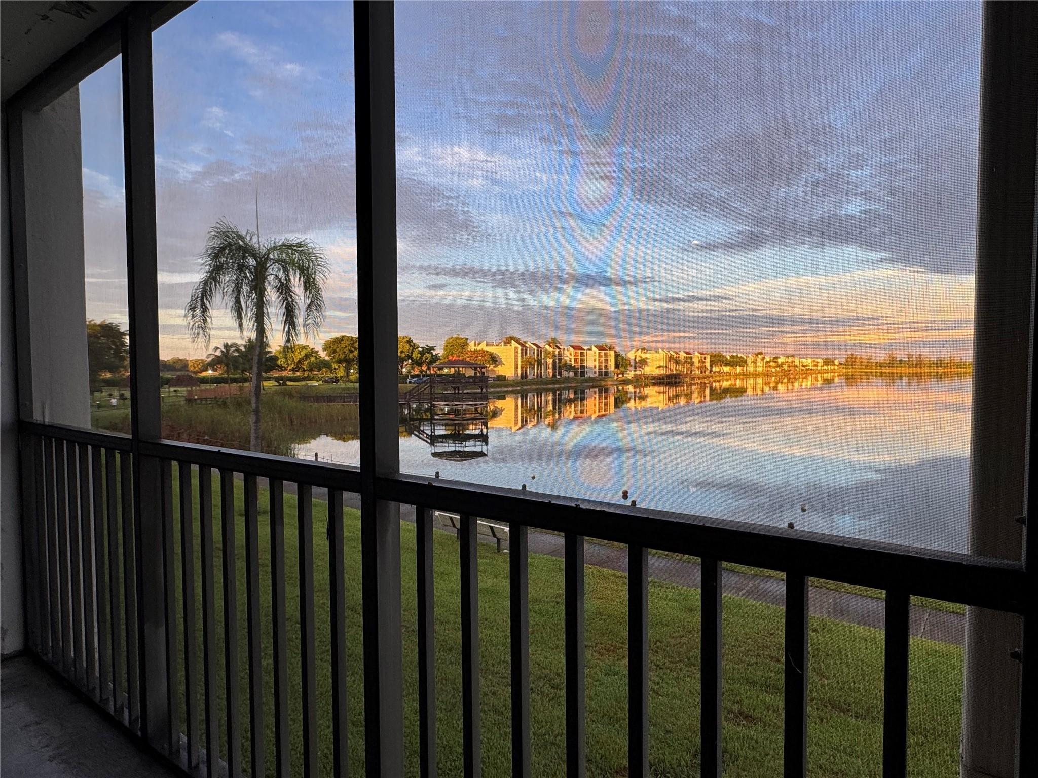 Lake Emerald - Residential
