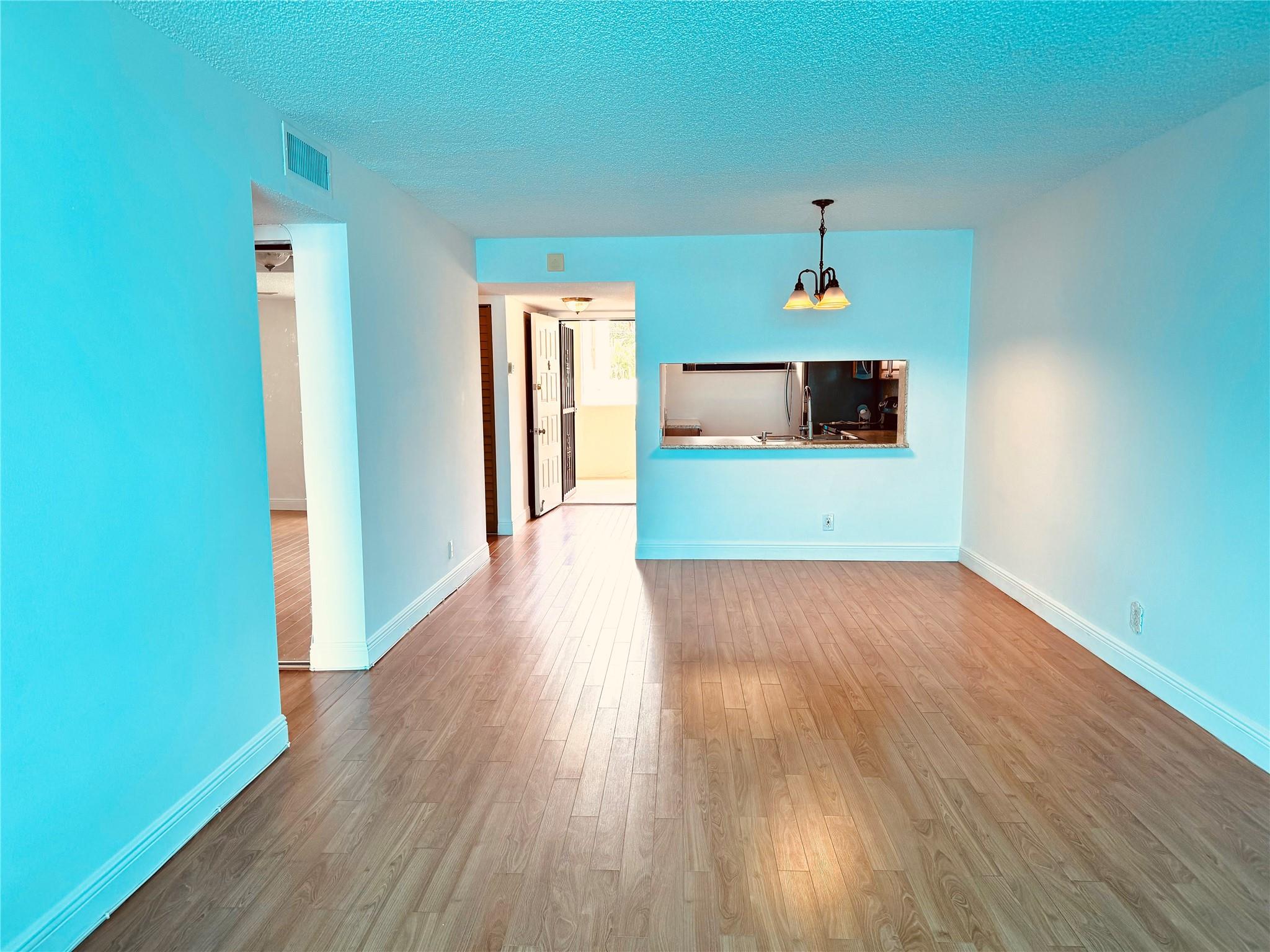 Lake Emerald - Residential