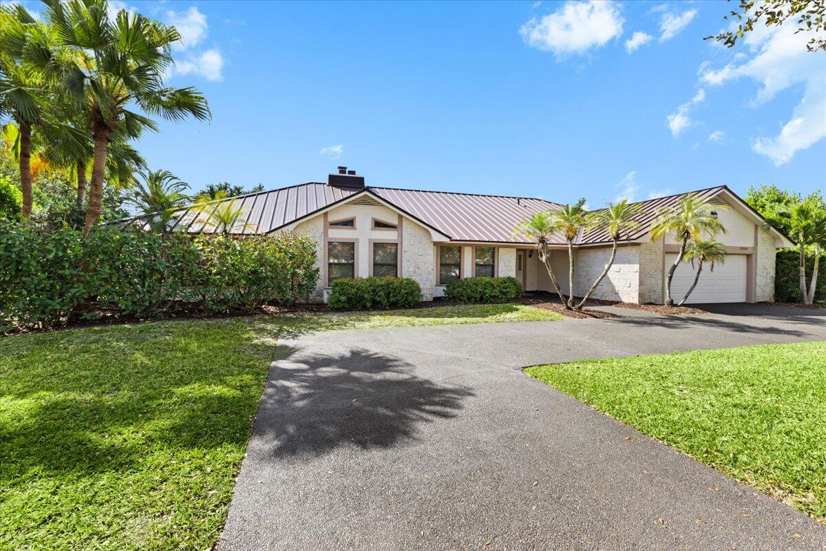 CORAL SPRINGS COUNTRY CLUB - Residential