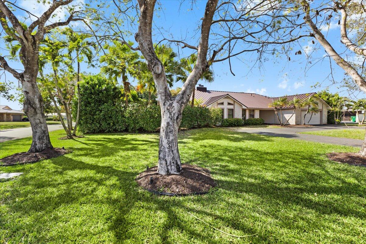 CORAL SPRINGS COUNTRY CLUB - Residential
