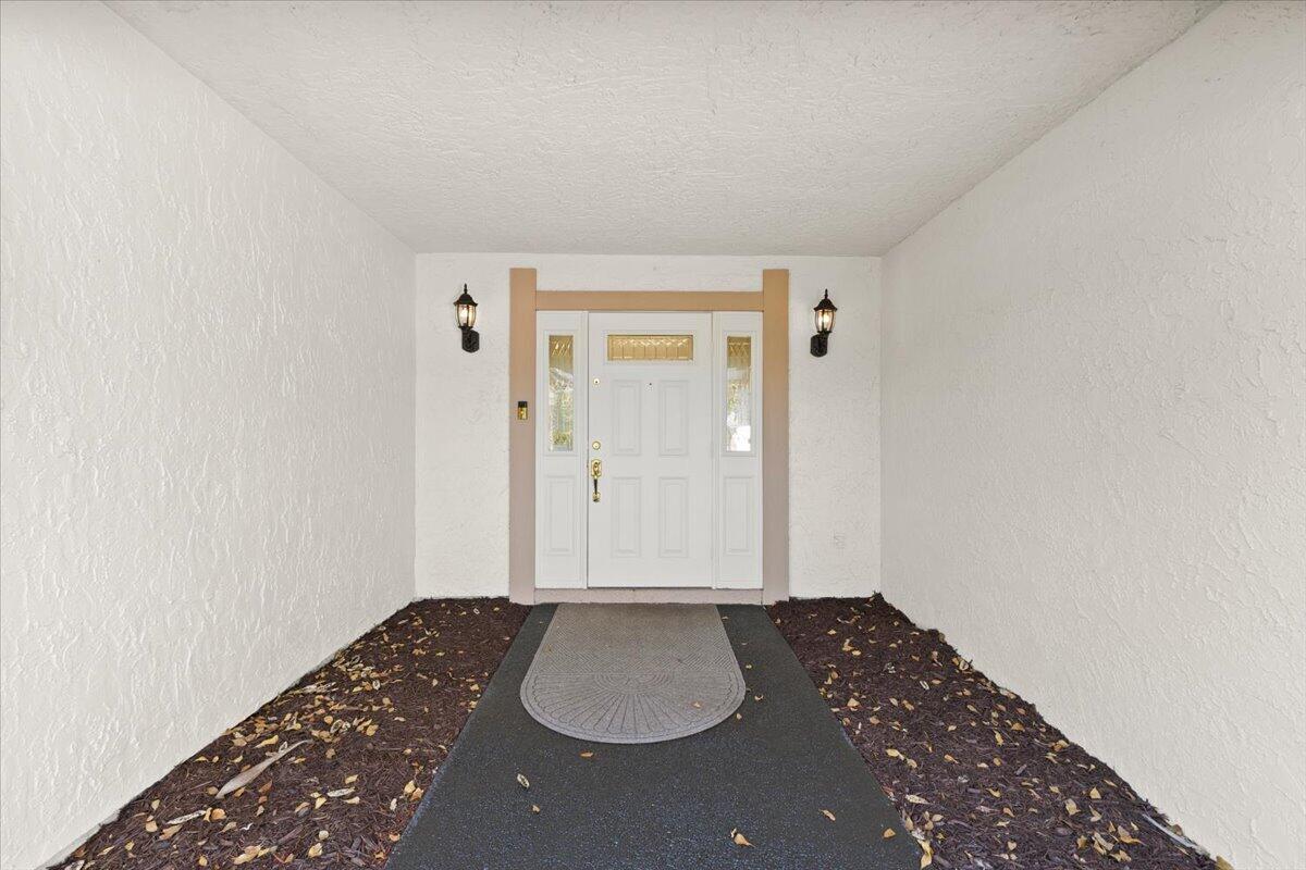 CORAL SPRINGS COUNTRY CLUB - Residential