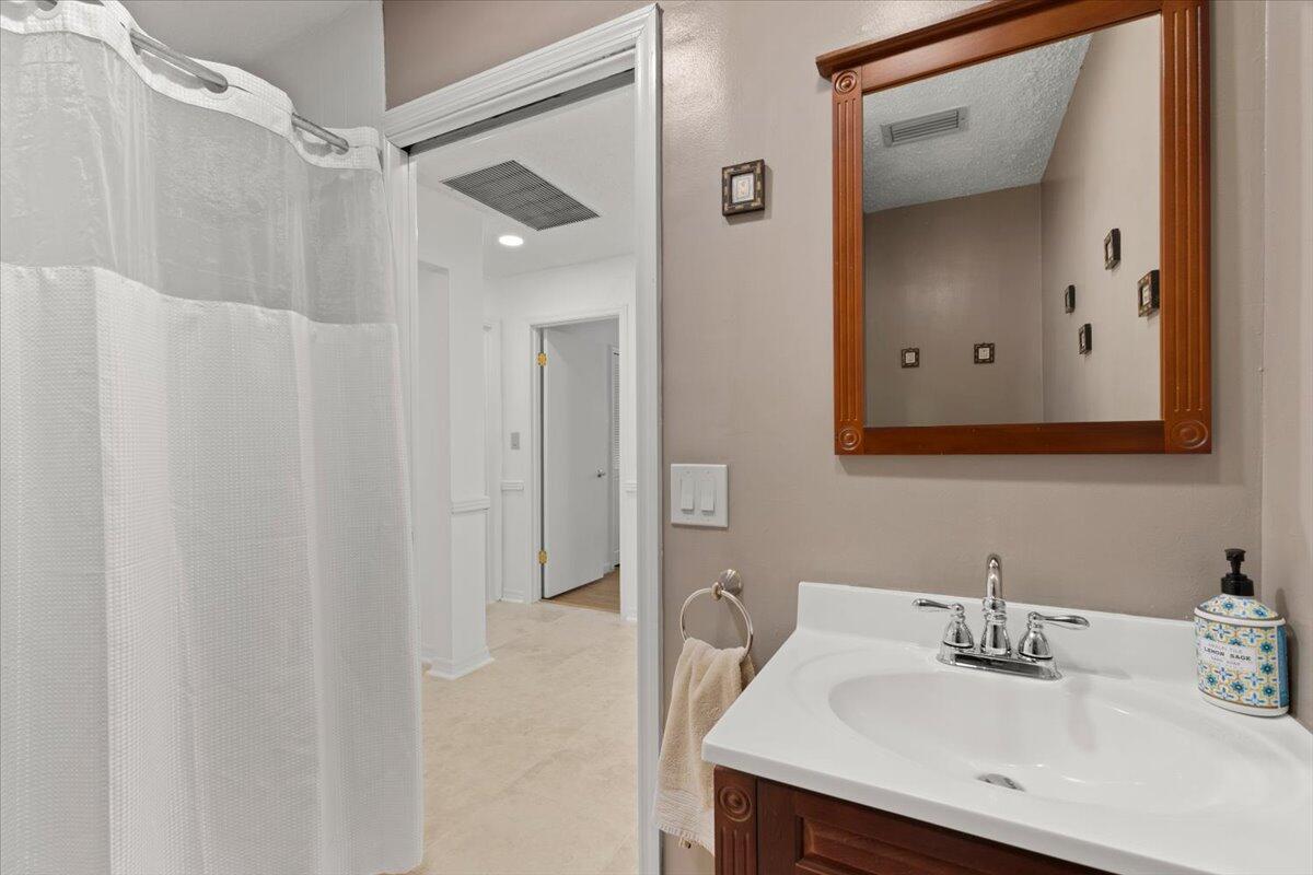 CORAL SPRINGS COUNTRY CLUB - Residential