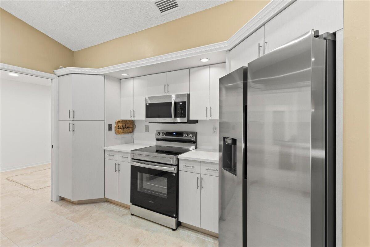 CORAL SPRINGS COUNTRY CLUB - Residential