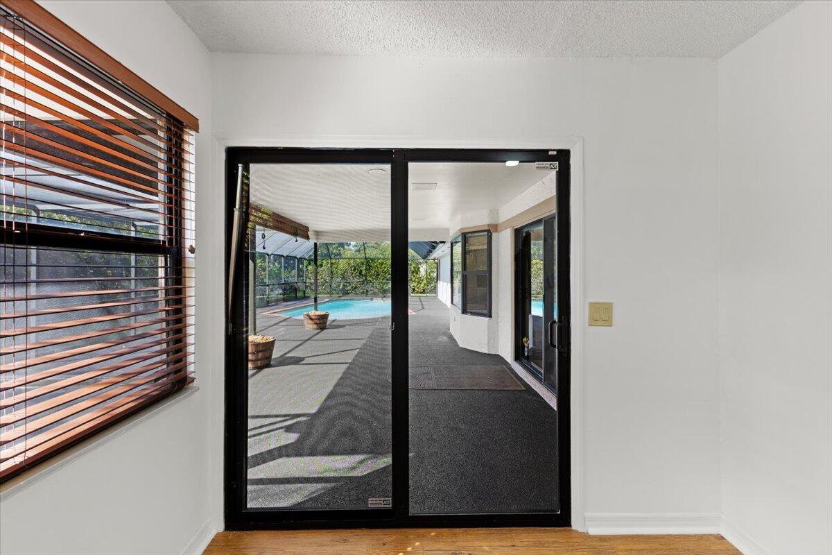 CORAL SPRINGS COUNTRY CLUB - Residential