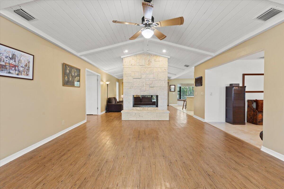CORAL SPRINGS COUNTRY CLUB - Residential