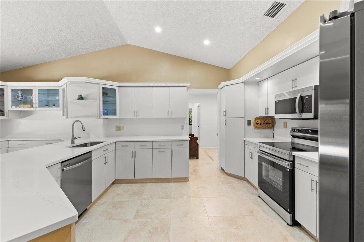 CORAL SPRINGS COUNTRY CLUB - Residential