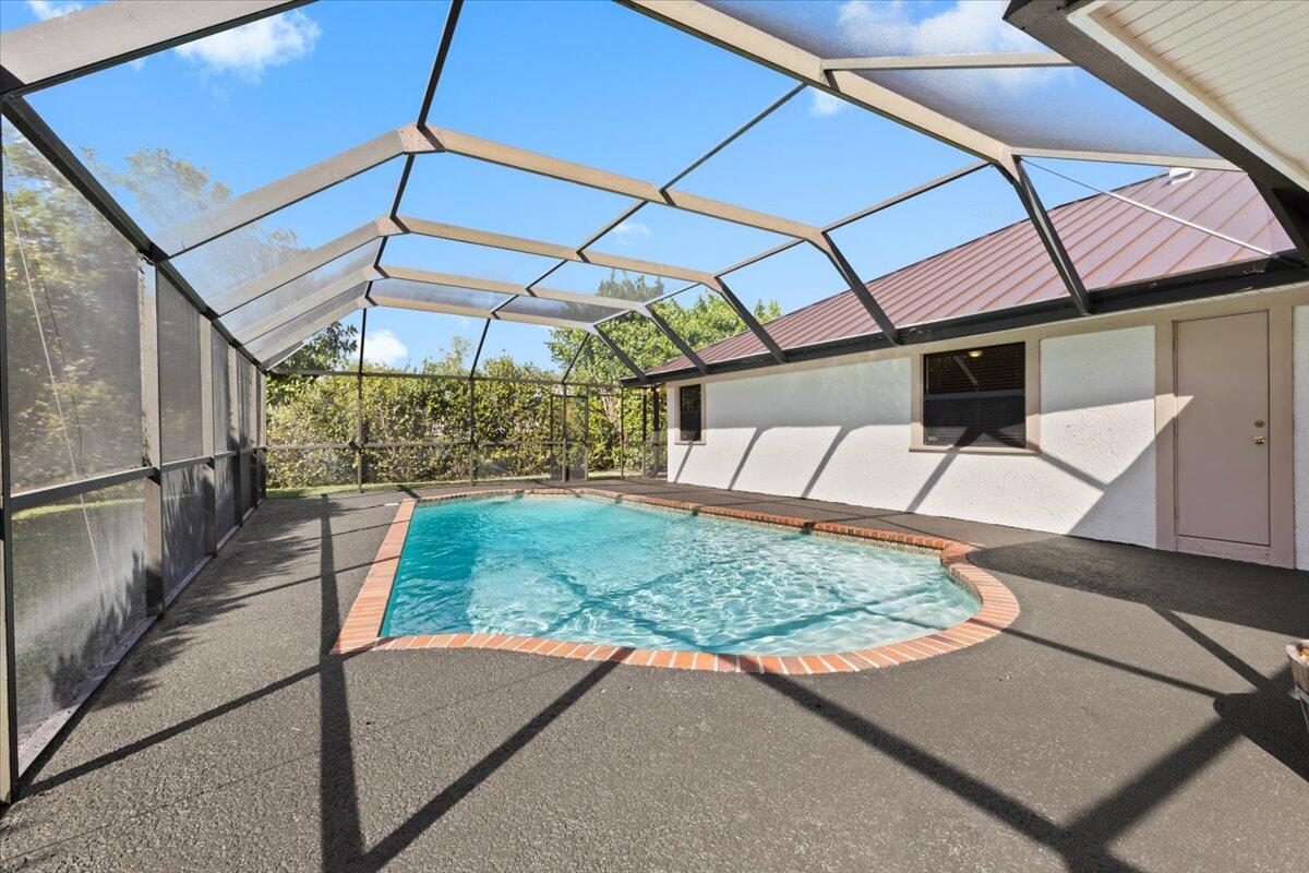 CORAL SPRINGS COUNTRY CLUB - Residential