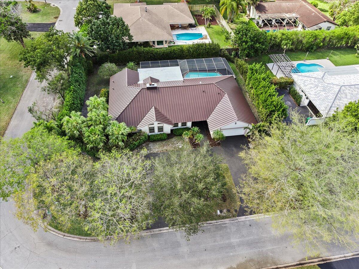 CORAL SPRINGS COUNTRY CLUB - Residential