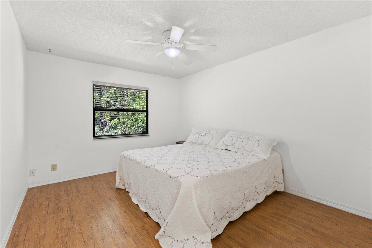 CORAL SPRINGS COUNTRY CLUB - Residential