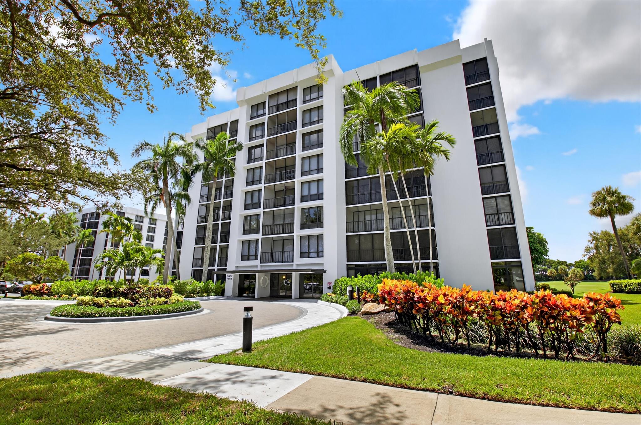 LAKEWOOD MIDRISE CONDO - Residential