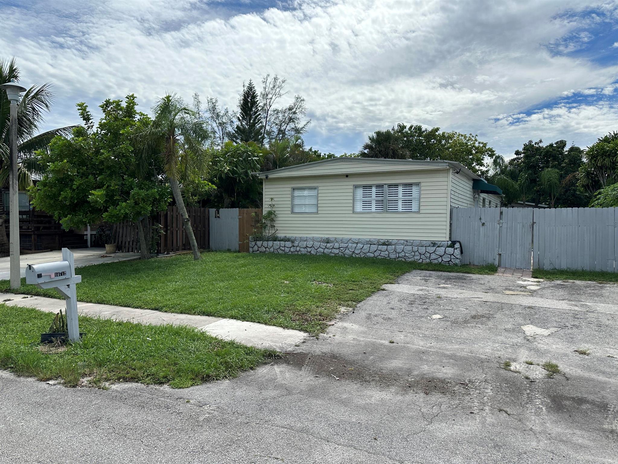 23138 Surf Road Road