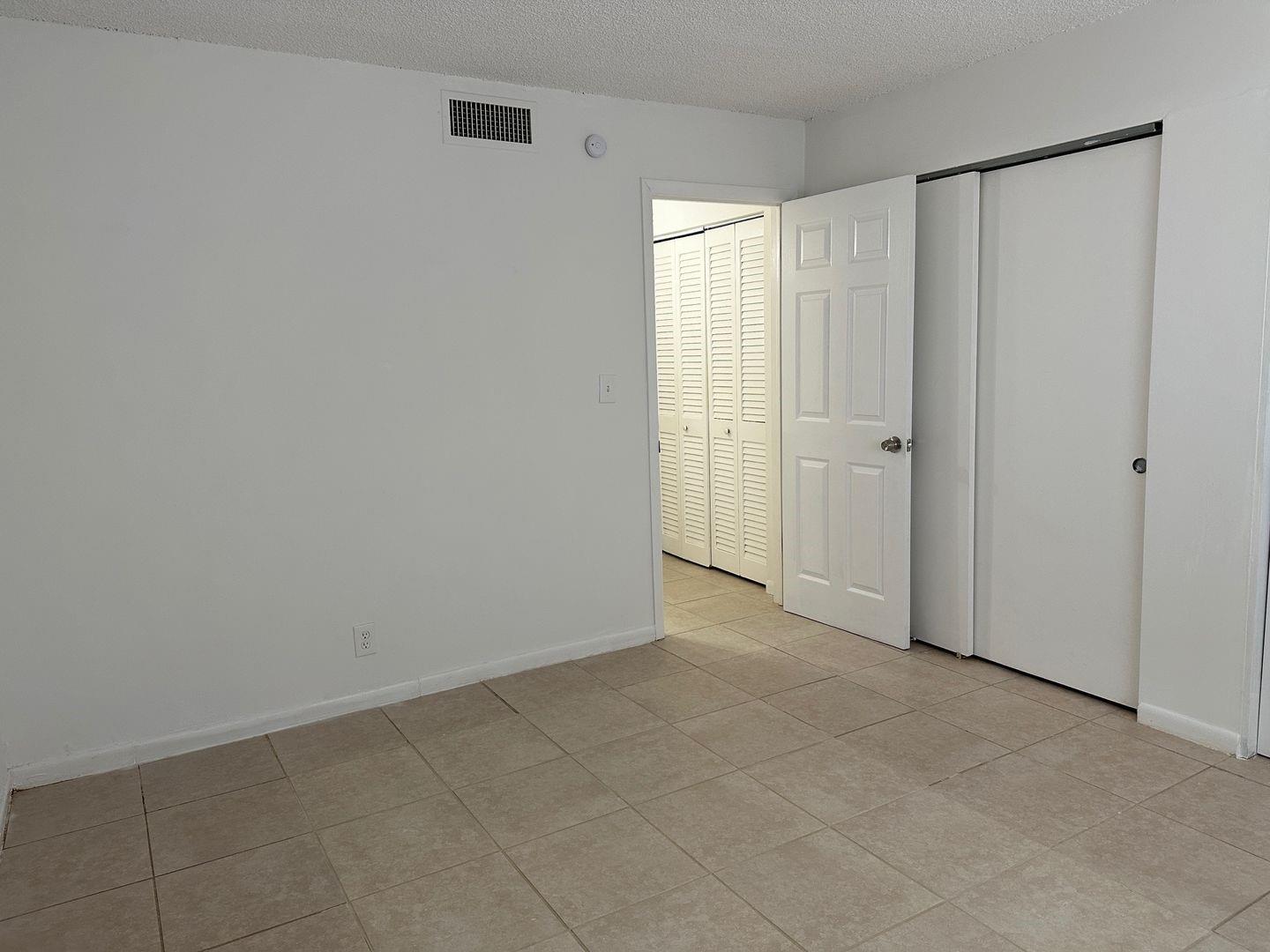 Palm Beach Lakes South Re - Residential Lease