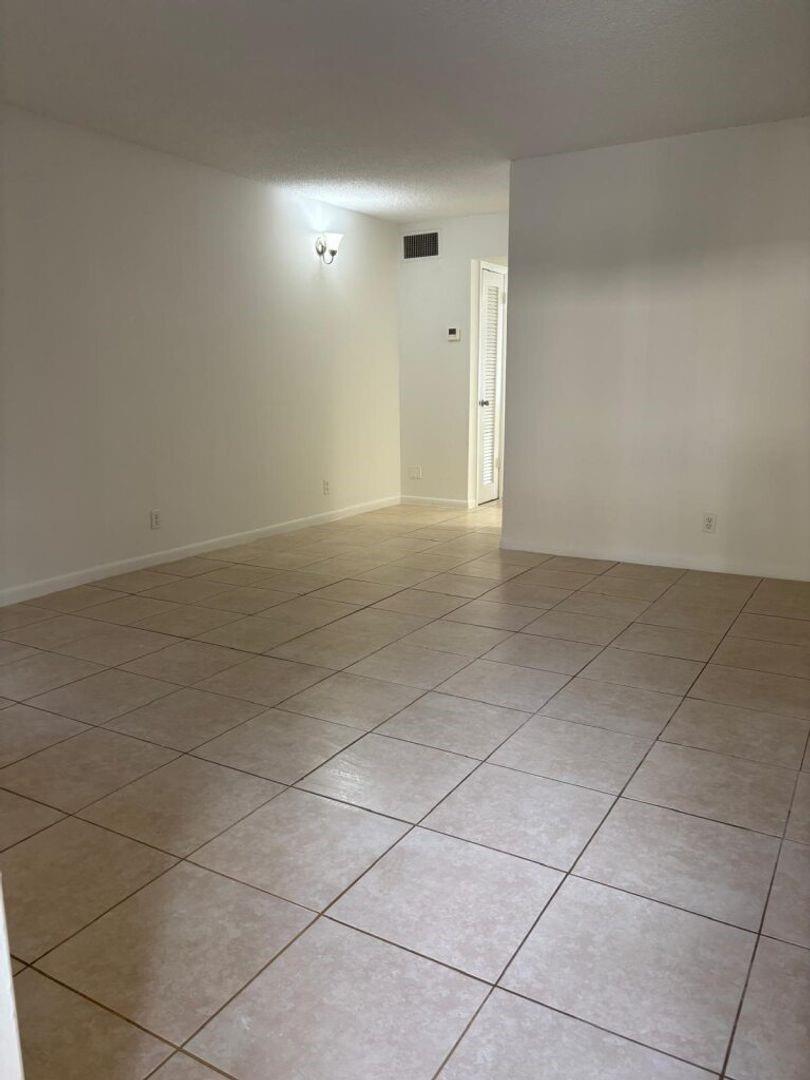 Palm Beach Lakes South Re - Residential Lease