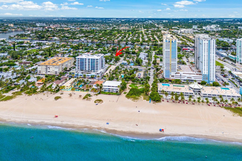 Photo of 3308 SE 3rd Street, Pompano Beach, FL 33062 (MLS # R11121635)