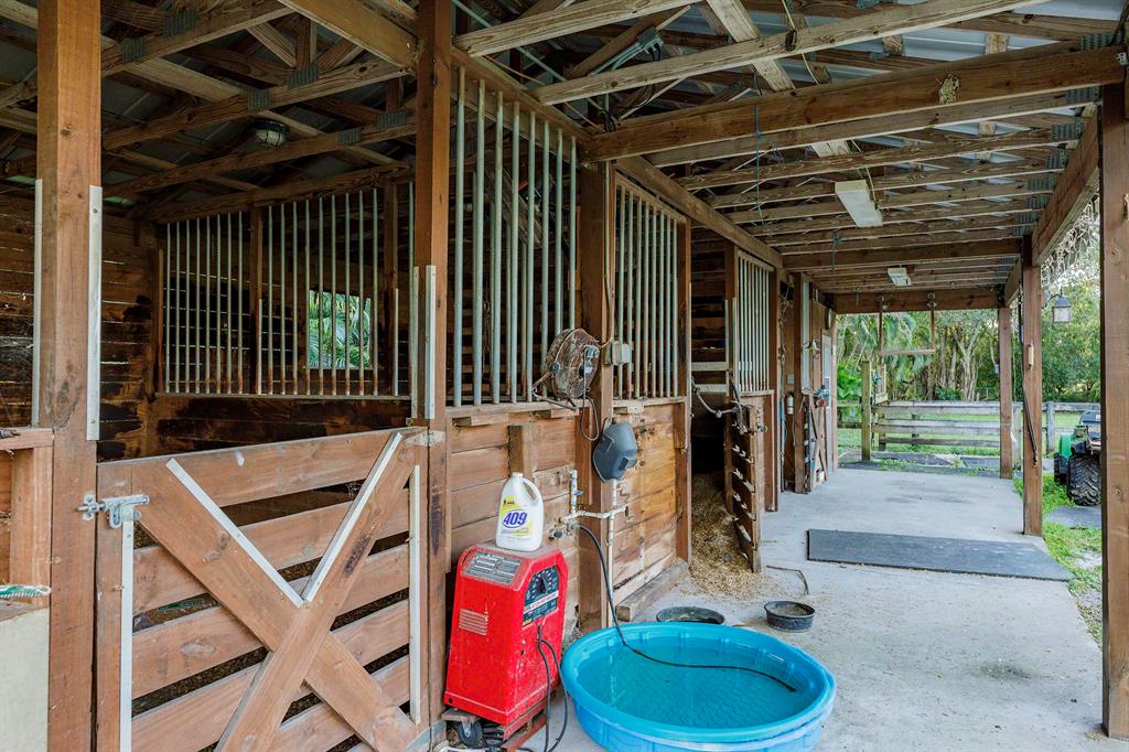 LOXAHATCHEE ACREAGE - Residential