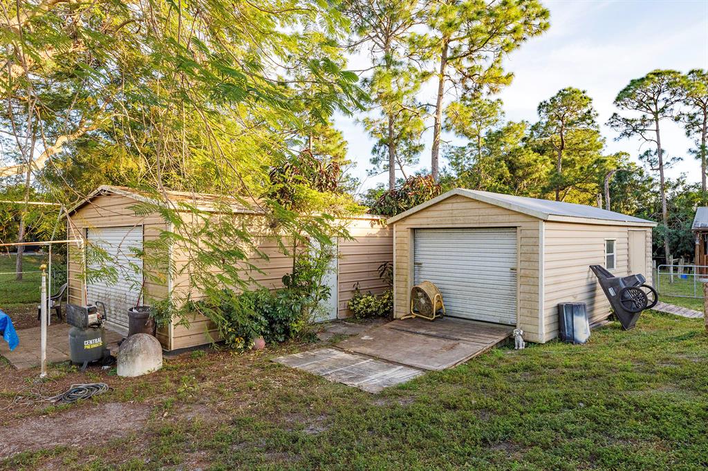 LOXAHATCHEE ACREAGE - Residential