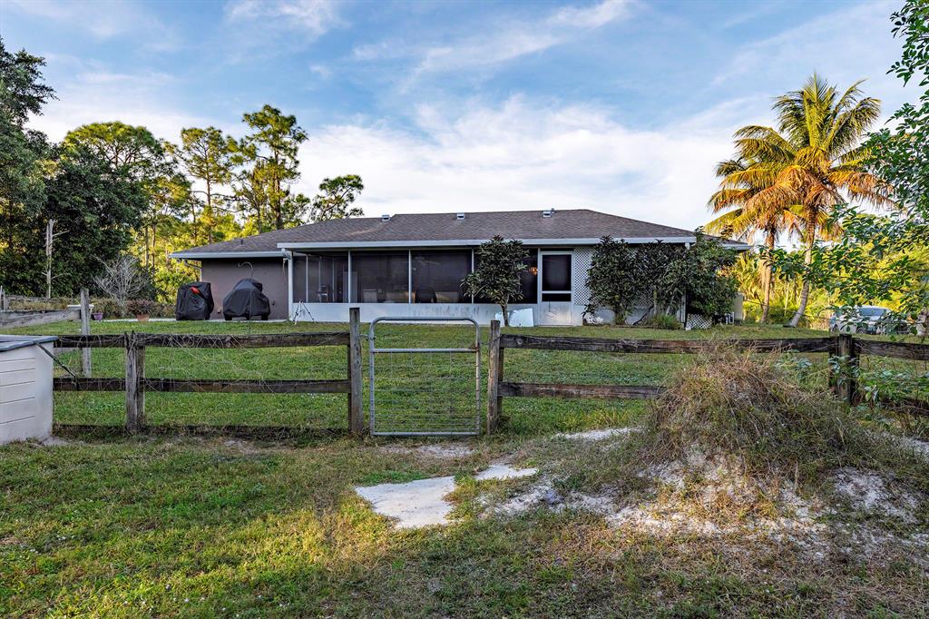 LOXAHATCHEE ACREAGE - Residential