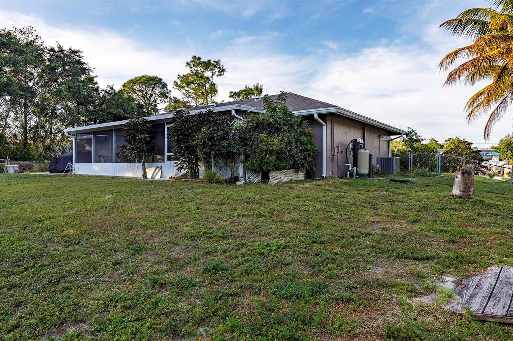 LOXAHATCHEE ACREAGE - Residential