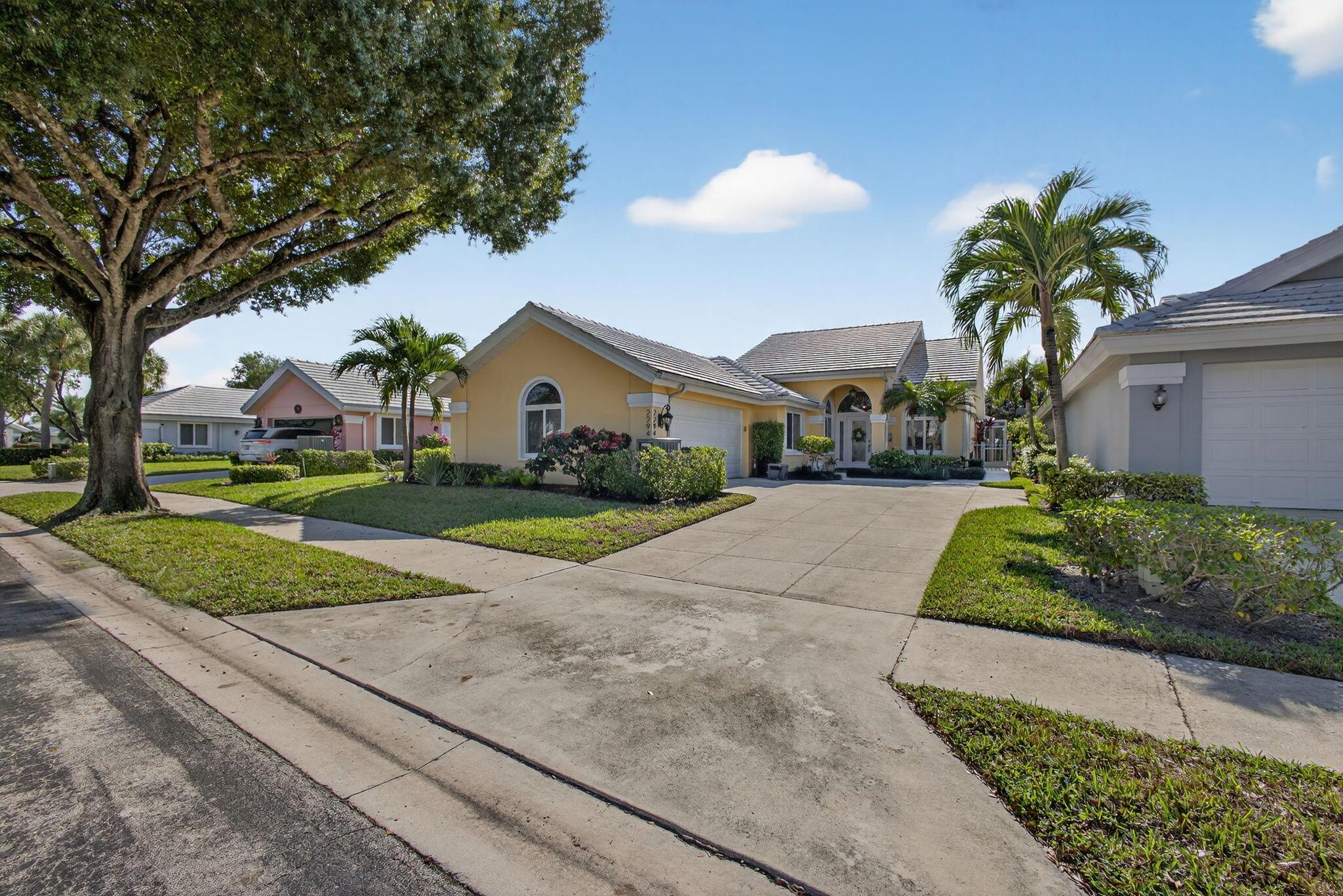 2294 Saratoga Bay Drive