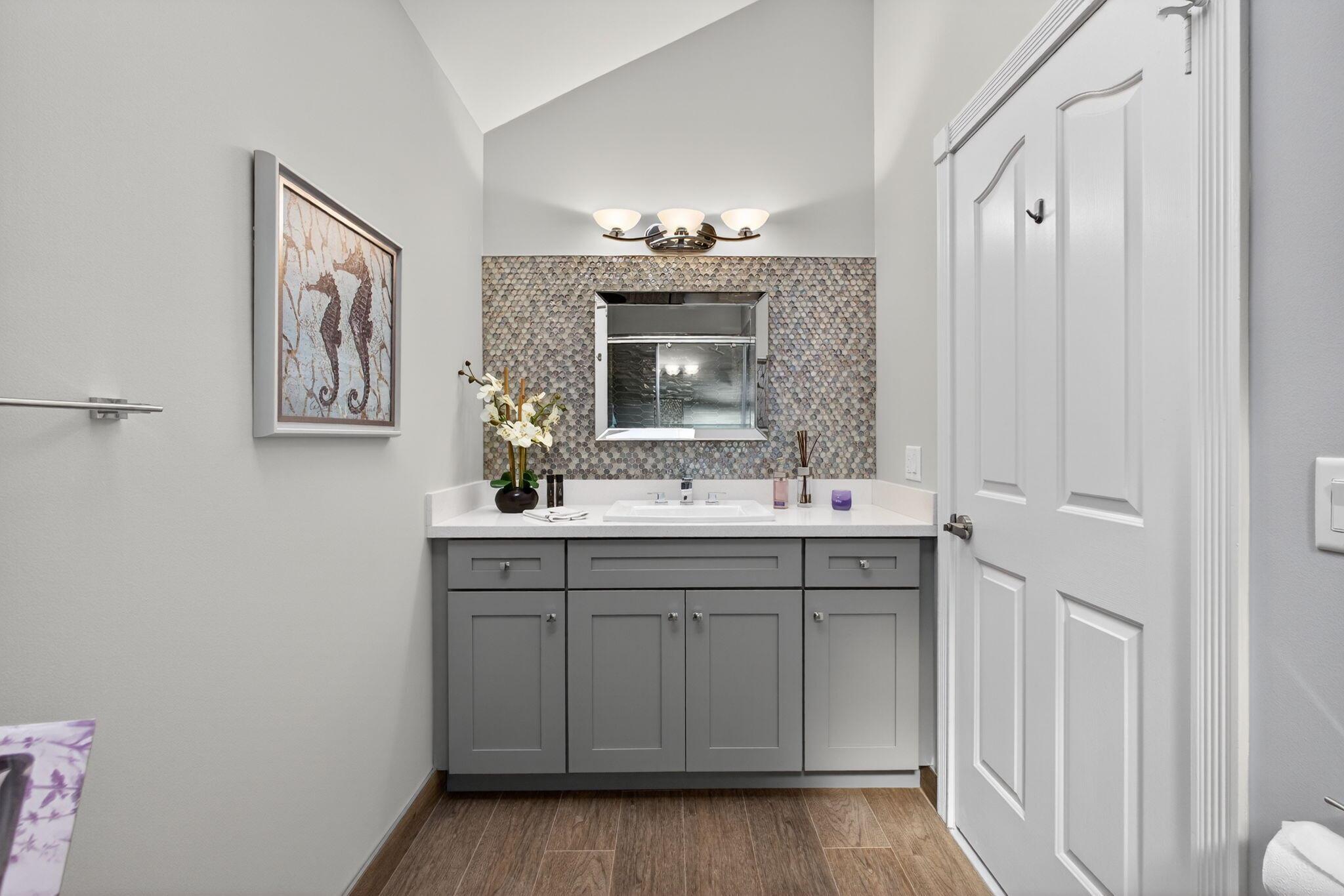 SARATOGA BAY - Residential