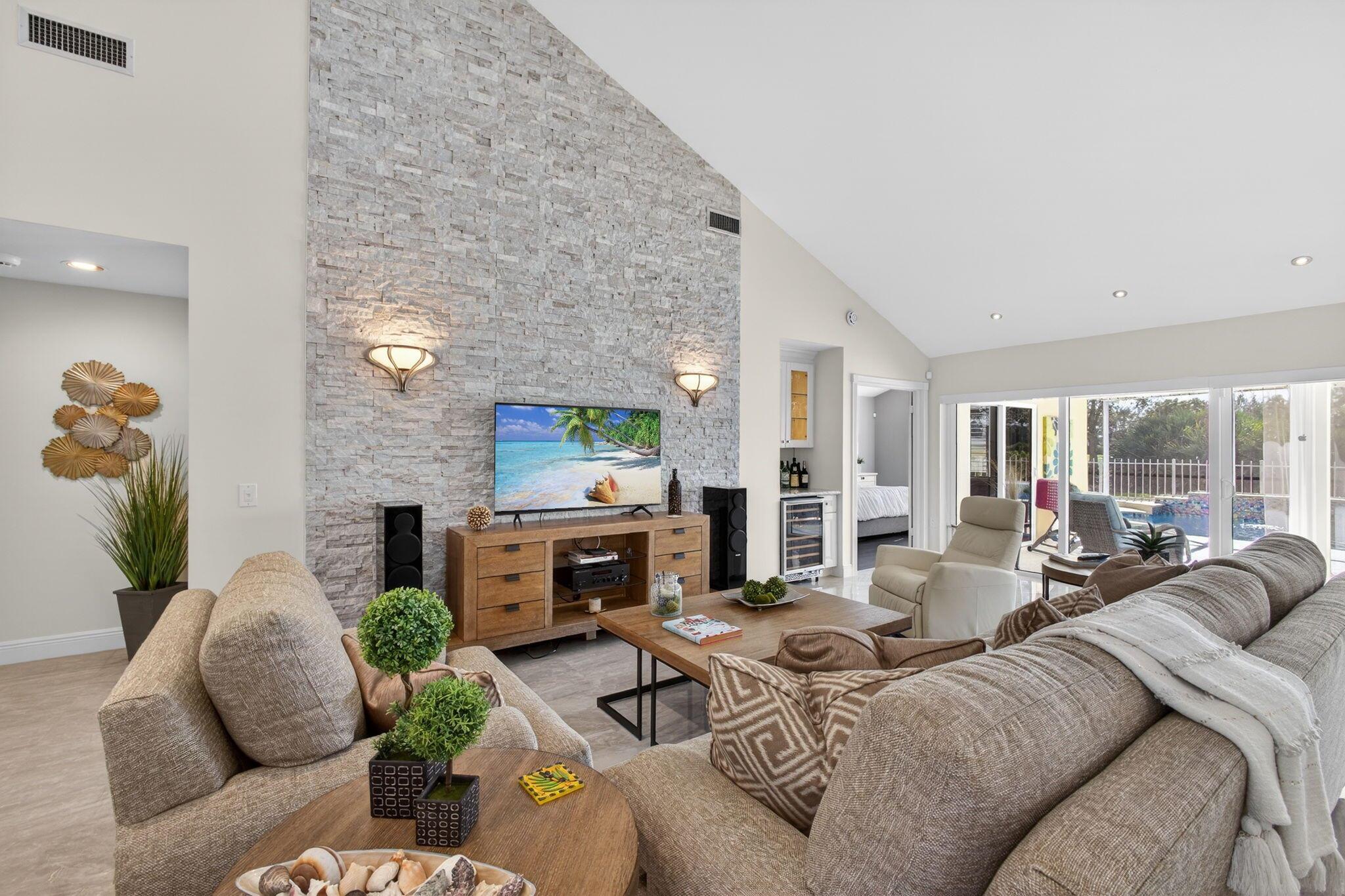 SARATOGA BAY - Residential