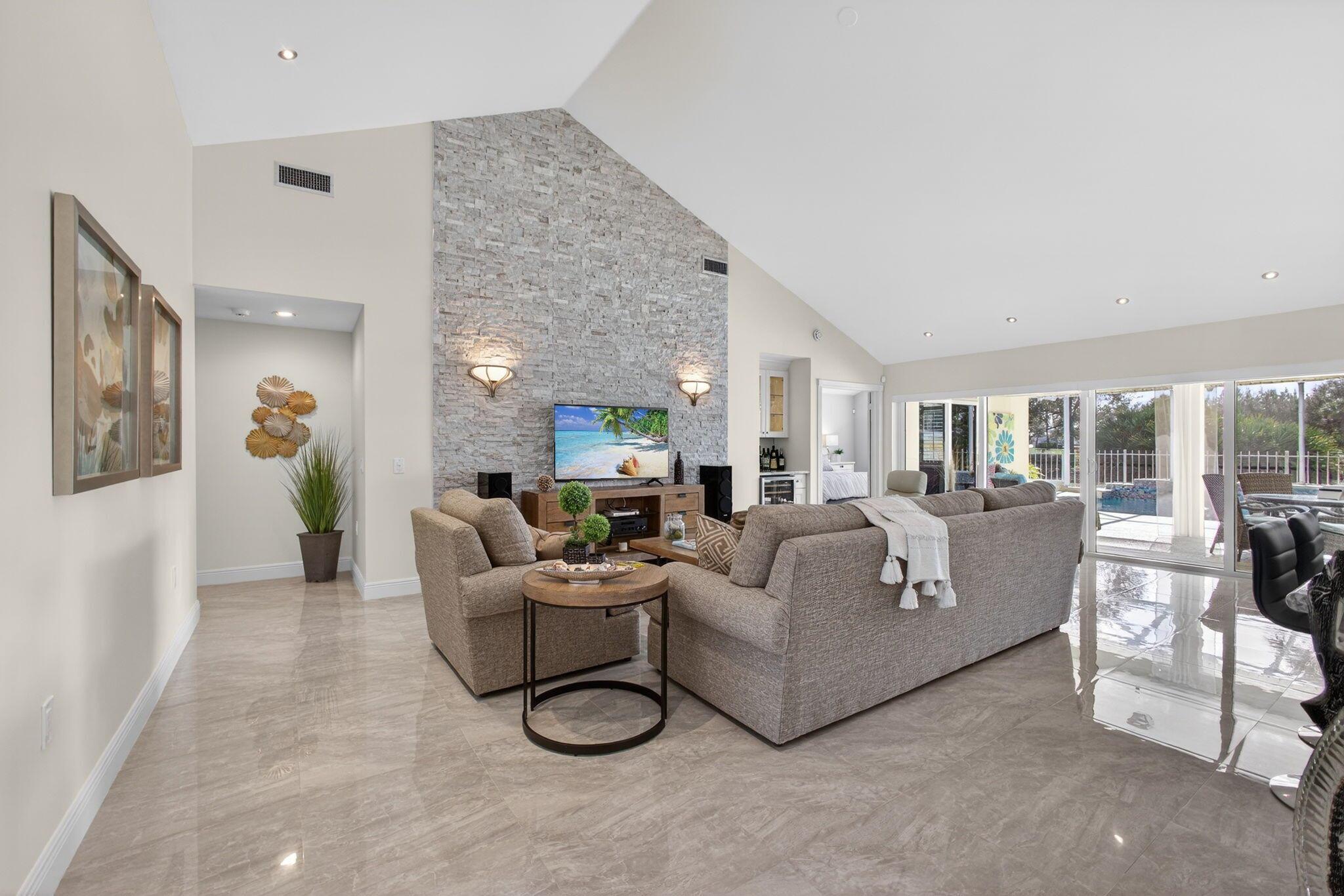 SARATOGA BAY - Residential