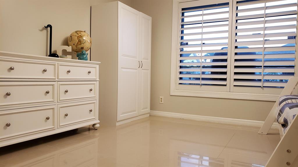 LAKES OF SHERBROOKE - Residential