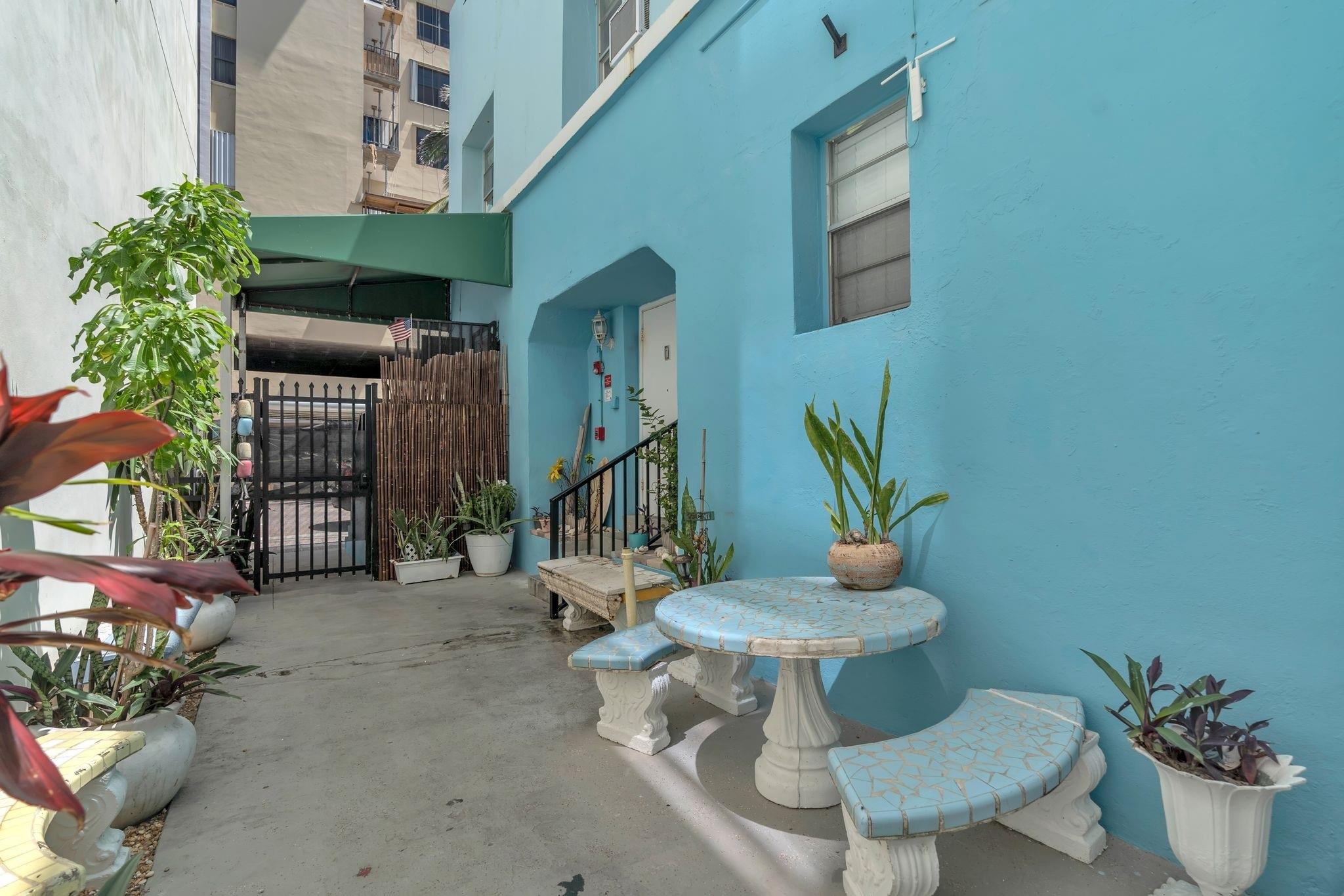 Hollywood Beach 1-27 B - Residential Lease