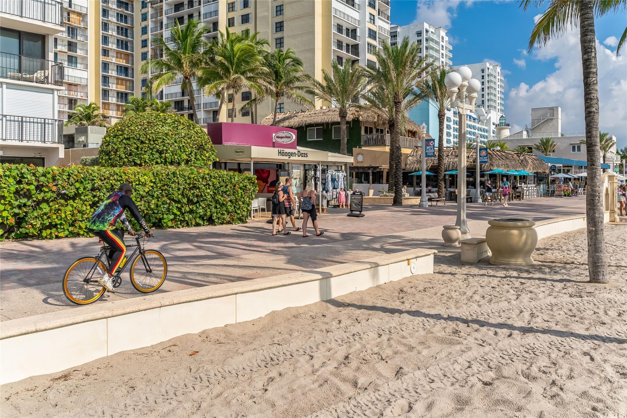 Hollywood Beach 1-27 B - Residential Lease