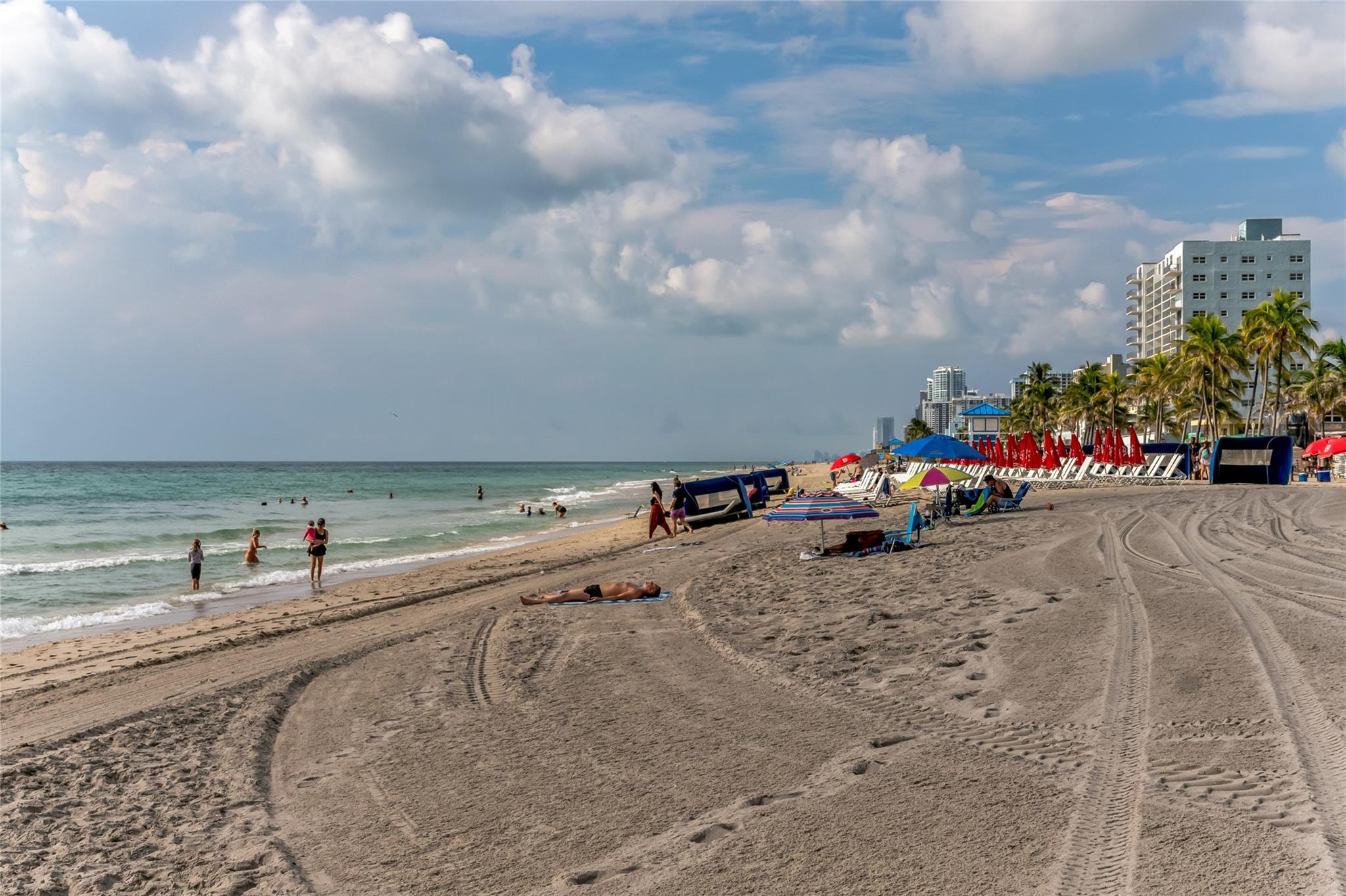 Hollywood Beach 1-27 B - Residential Lease