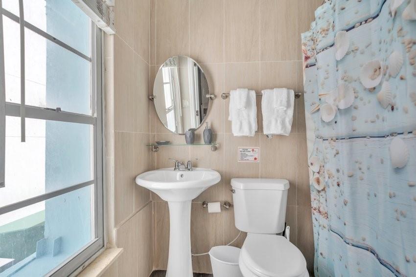 Hollywood Beach 1-27 B - Residential Lease