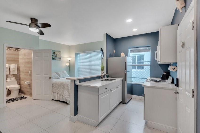 Hollywood Beach 1-27 B - Residential Lease